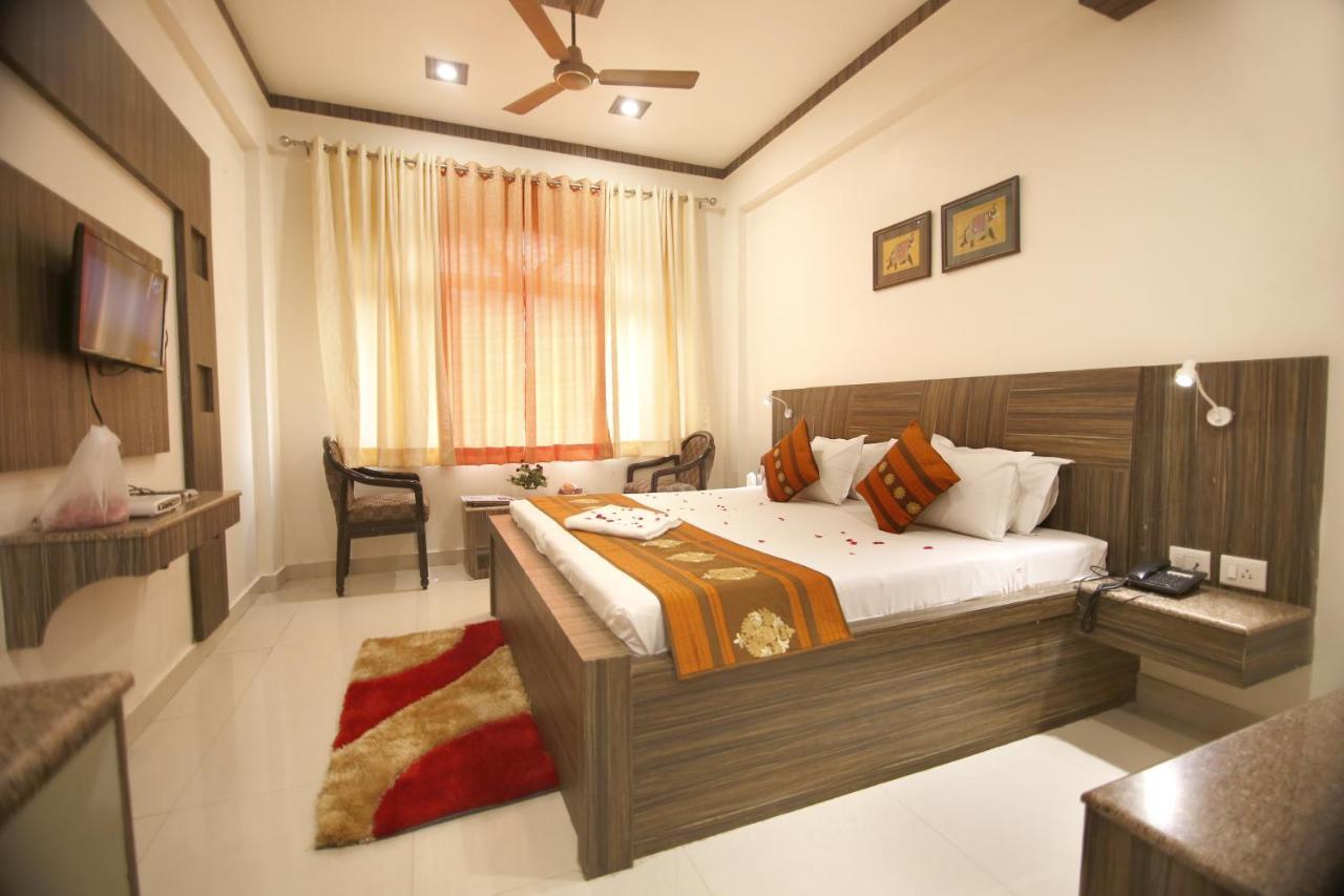 Hotel Sheetal Regency,Near Janambhumi Mathura Dış mekan fotoğraf